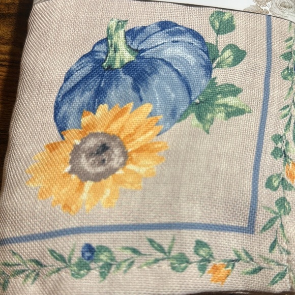 NEW Shabby‎ Chic Set of 6 Easy Care Fall Pumpkin Sunflower Napkins - Picture 3 of 4